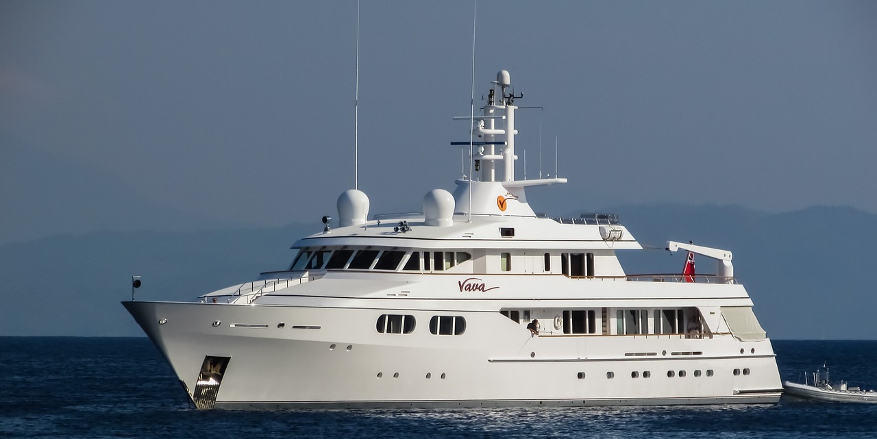 Yacht de luxe blanc