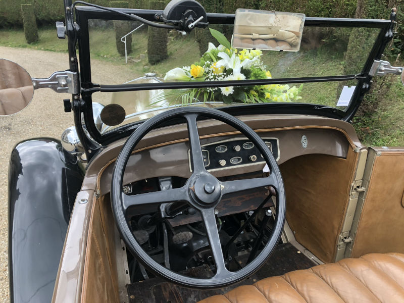 Démontage intégral voiture de collection - Restauration de véhicules anciens