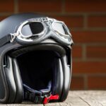 Casque noir de moto