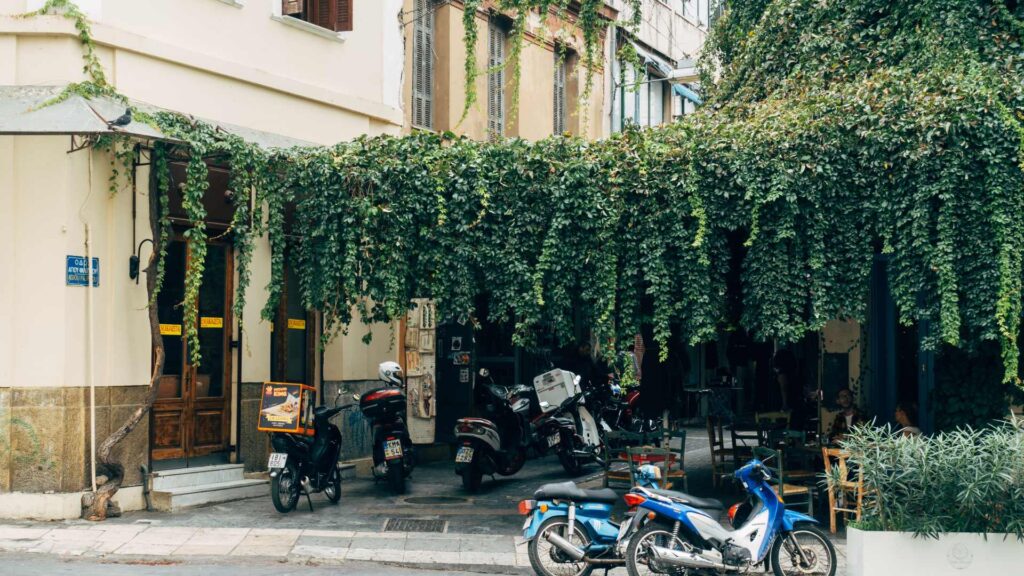 motos garées en ville