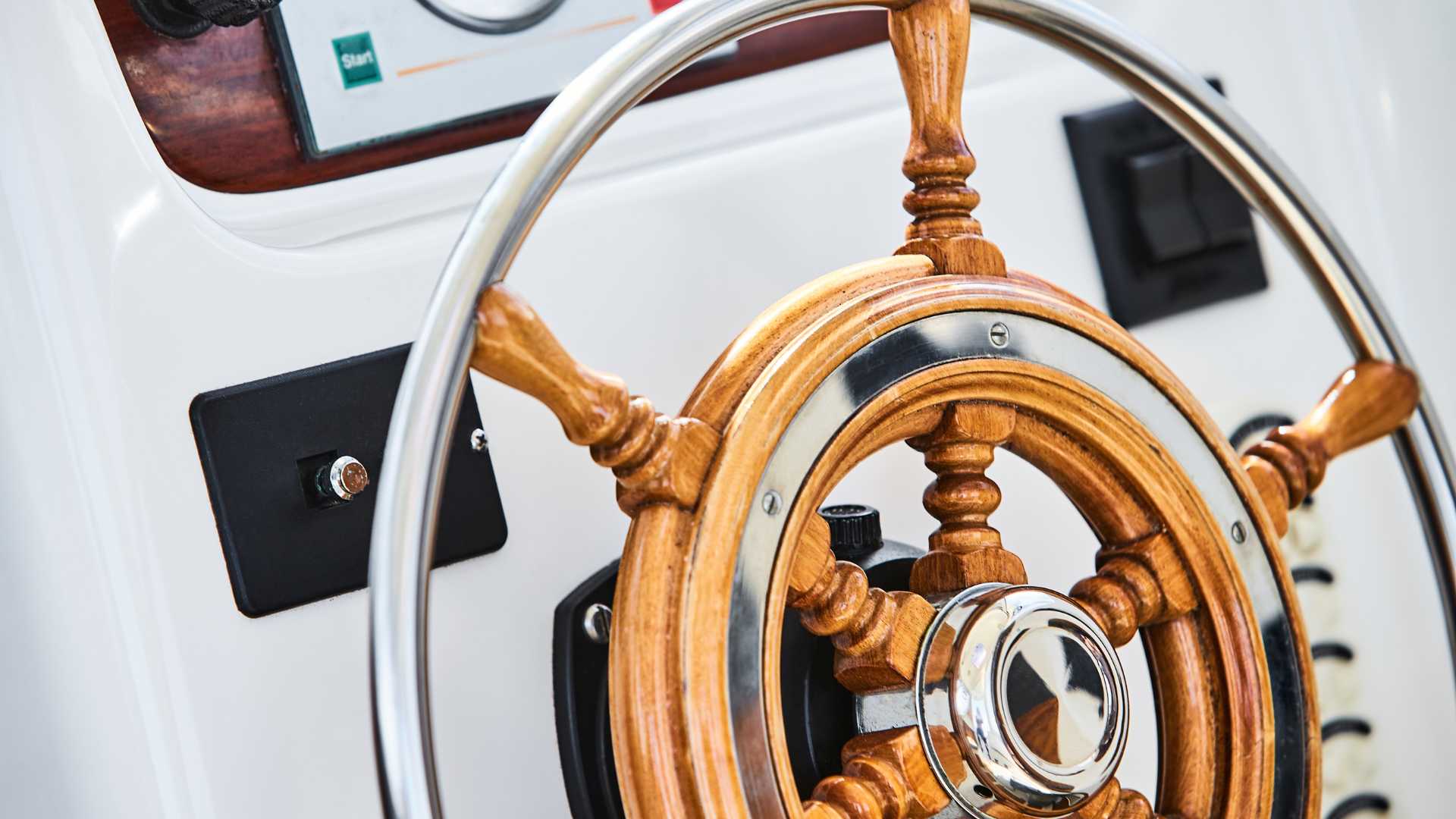 gouvernail d'un bateau